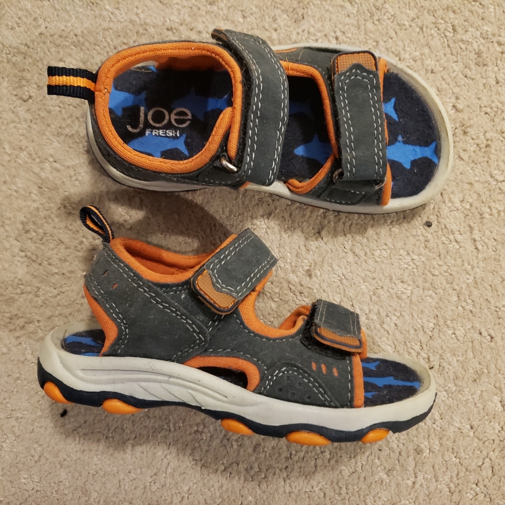 Joe Fresh Toddler sandals / size 7